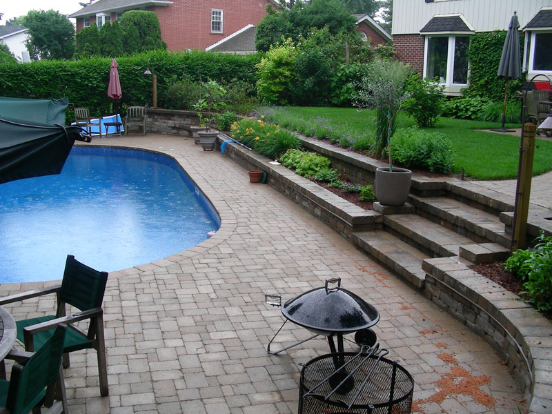 Pool Landscaping Stone Retaining Wall